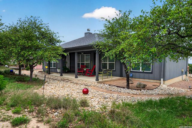 1403 COTTONWOOD RD, Fischer, TX 78623