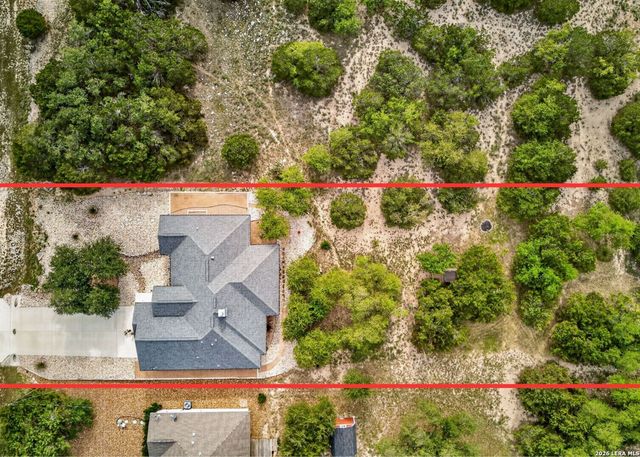 1403 COTTONWOOD RD, Fischer, TX 78623
