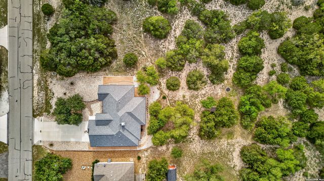 1403 COTTONWOOD RD, Fischer, TX 78623
