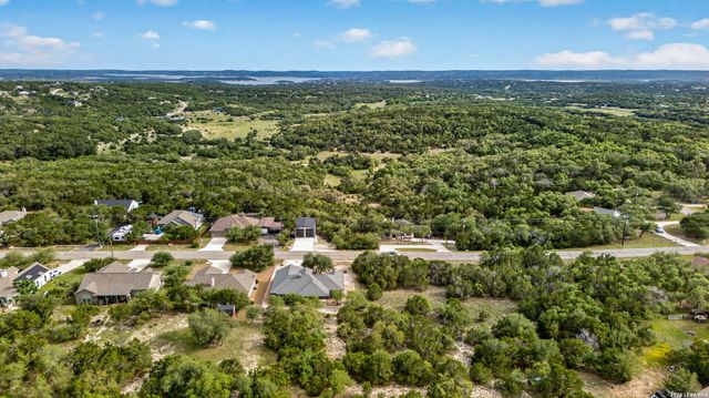 1403 COTTONWOOD RD, Fischer, TX 78623