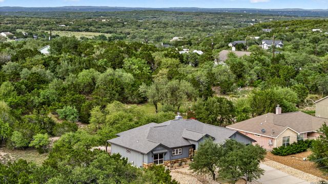 1403 COTTONWOOD RD, Fischer, TX 78623