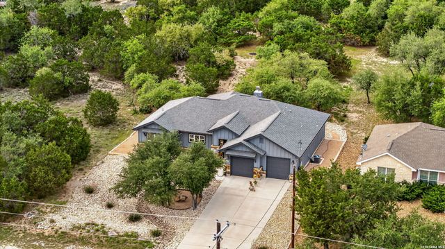 1403 COTTONWOOD RD, Fischer, TX 78623