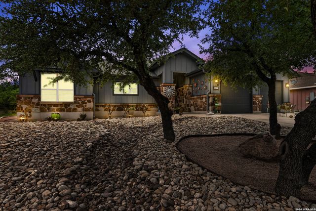 1403 COTTONWOOD RD, Fischer, TX 78623