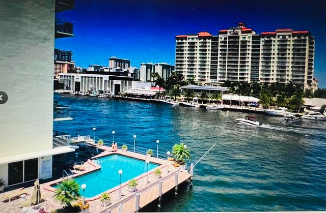2900 NE 30th Street, Fort Lauderdale, FL 33306