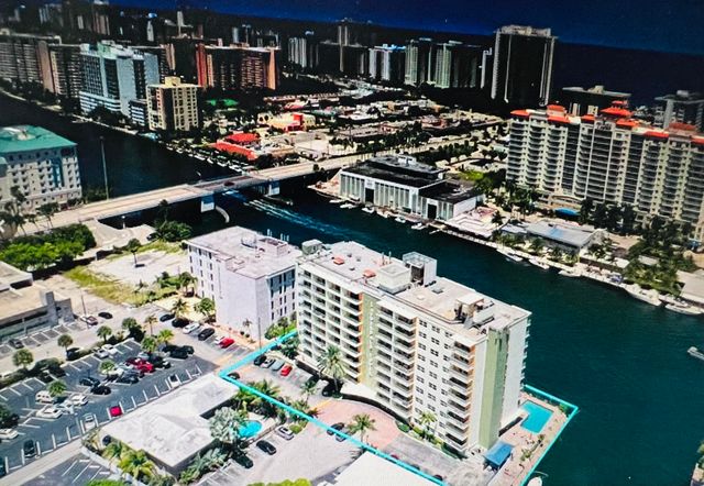2900 NE 30th Street, Fort Lauderdale, FL 33306