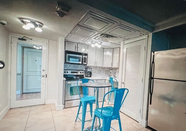 2900 NE 30th Street, Fort Lauderdale, FL 33306