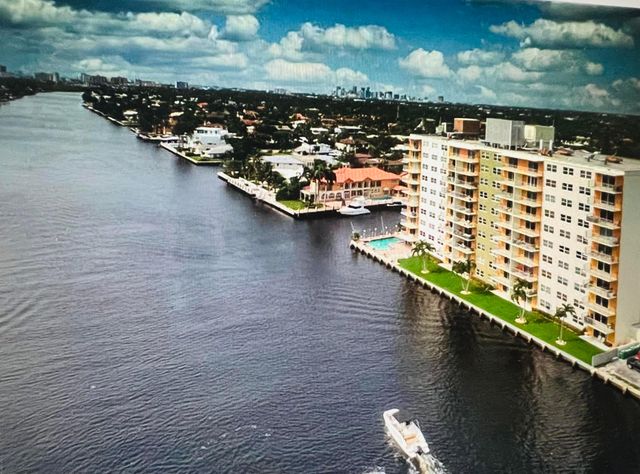 2900 NE 30th Street, Fort Lauderdale, FL 33306