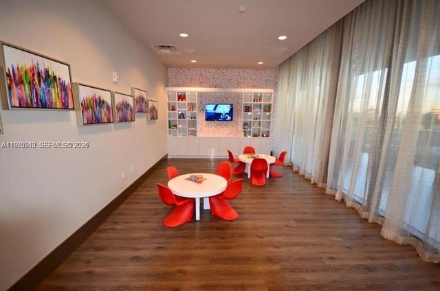 5252 NW 85th Ave 1902, Doral, FL 33166