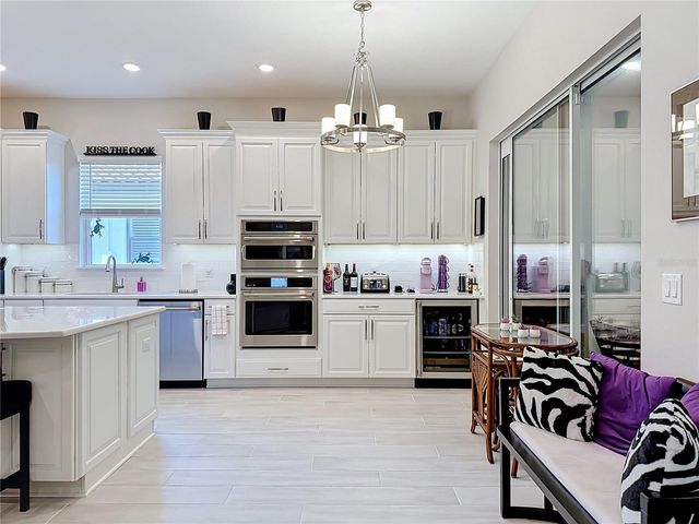 6145 GRANDVIEW HILL COURT, Bradenton, FL 34203