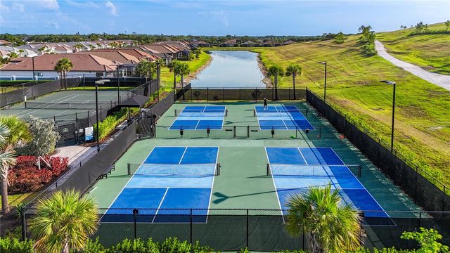 6145 GRANDVIEW HILL COURT, Bradenton, FL 34203