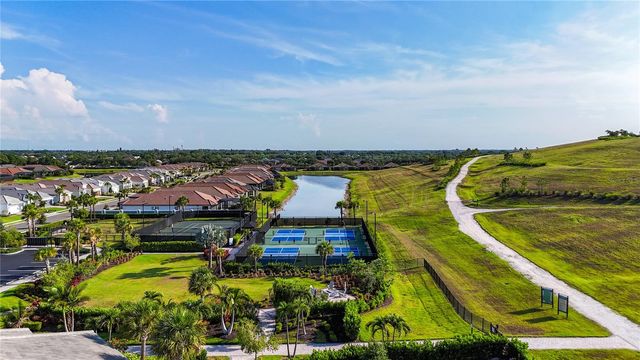 6145 GRANDVIEW HILL COURT, Bradenton, FL 34203