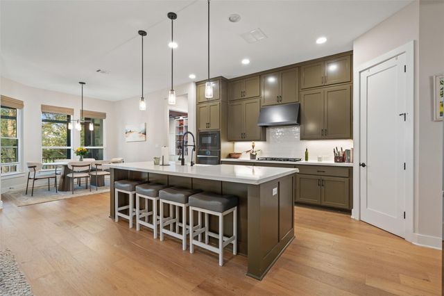 621 Kinnikinik LOOP, Austin, TX 78737