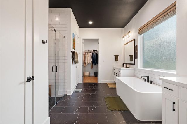 621 Kinnikinik LOOP, Austin, TX 78737