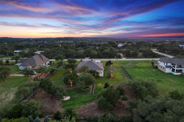 621 Kinnikinik LOOP, Austin, TX 78737