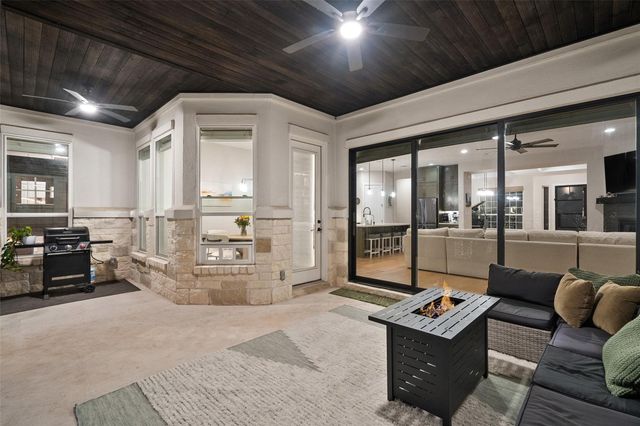 621 Kinnikinik LOOP, Austin, TX 78737