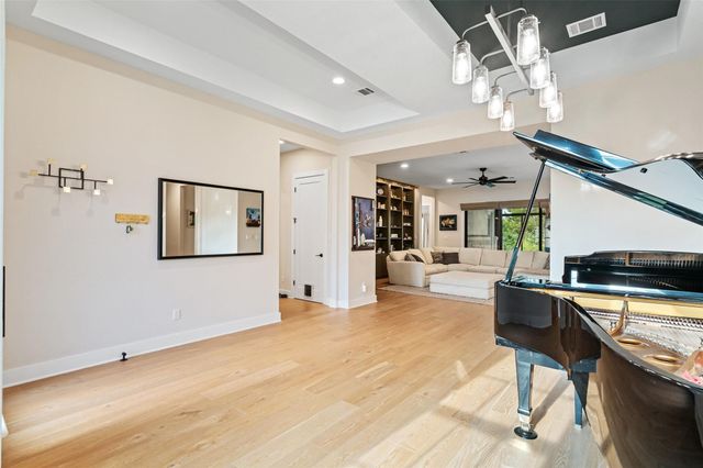 621 Kinnikinik LOOP, Austin, TX 78737
