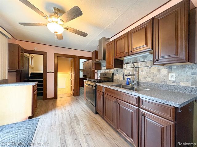 3809 Electric Avenue, Port Huron, MI 48060
