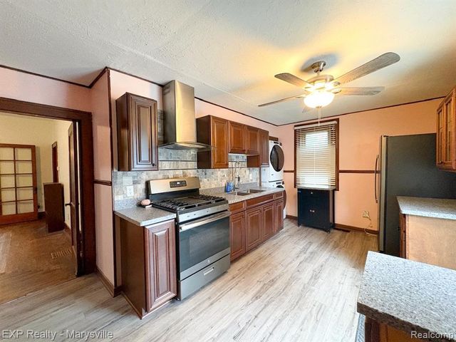 3809 Electric Avenue, Port Huron, MI 48060