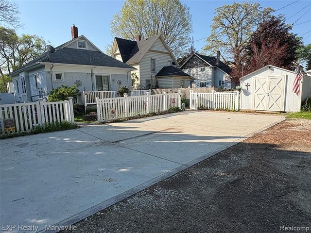3809 Electric Avenue, Port Huron, MI 48060