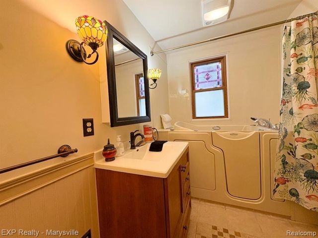 3809 Electric Avenue, Port Huron, MI 48060