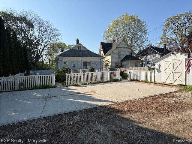 3809 Electric Avenue, Port Huron, MI 48060