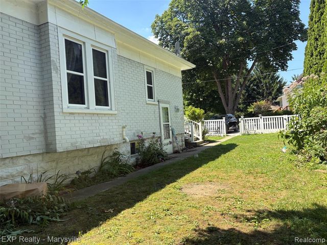 3809 Electric Avenue, Port Huron, MI 48060