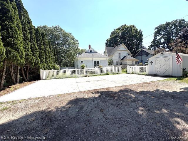 3809 Electric Avenue, Port Huron, MI 48060