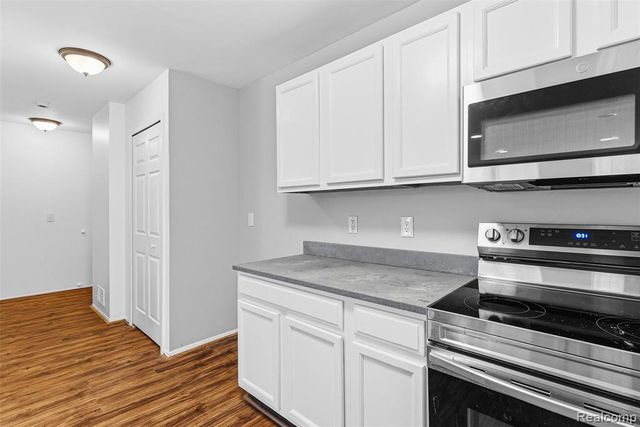 253 Stonegate, Pontiac, MI 48341