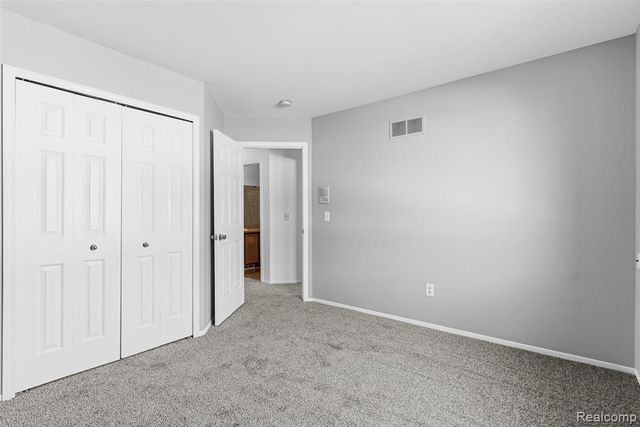 253 Stonegate, Pontiac, MI 48341