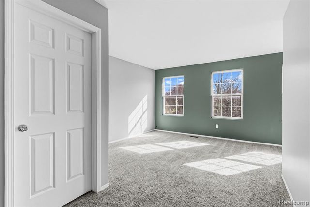 253 Stonegate, Pontiac, MI 48341