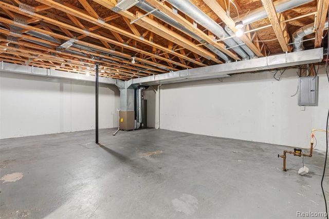 253 Stonegate, Pontiac, MI 48341