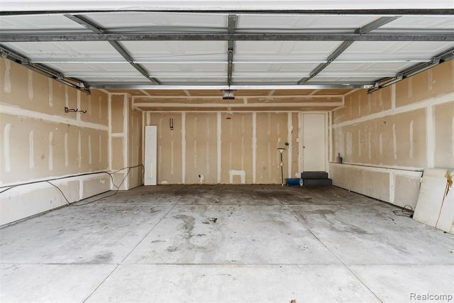 253 Stonegate, Pontiac, MI 48341