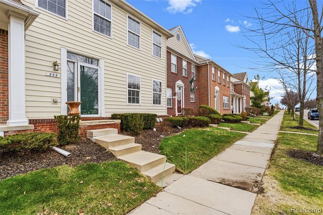 253 Stonegate, Pontiac, MI 48341