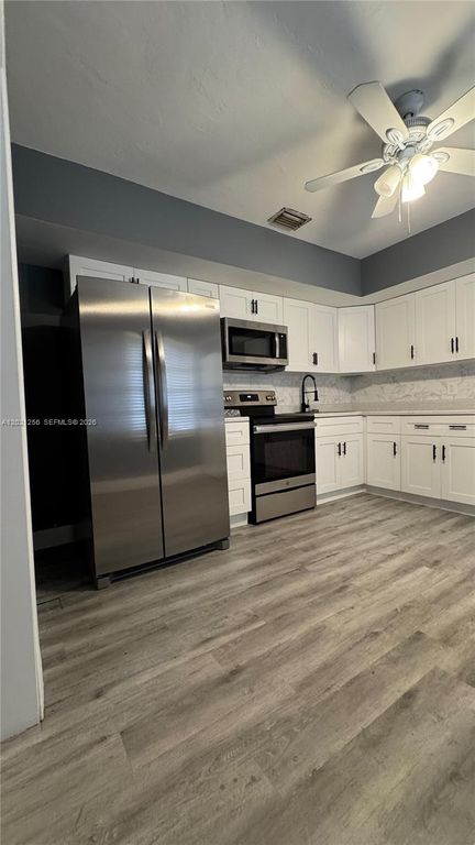 820 SE 12th St 1, Fort Lauderdale, FL 33316