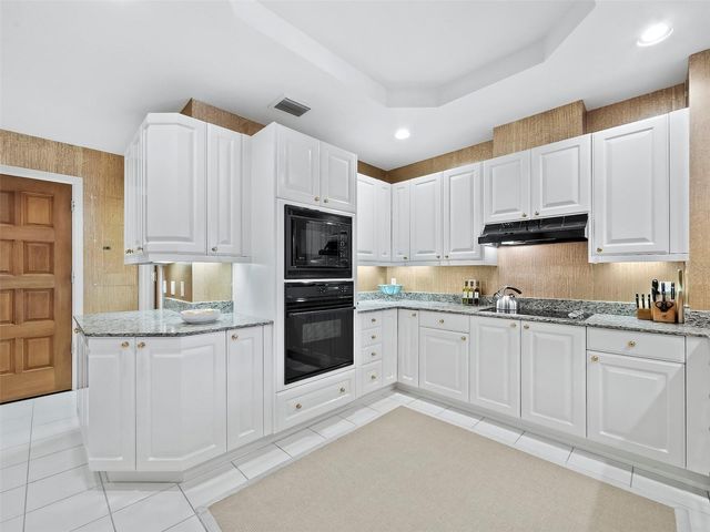 2185 GULF OF MEXICO DRIVE 212, Longboat Key, FL 34228