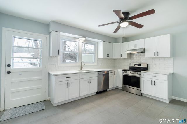 63 Briarwood Lane E, Branford, CT 06405