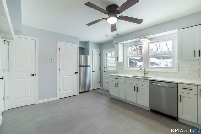 63 Briarwood Lane E, Branford, CT 06405