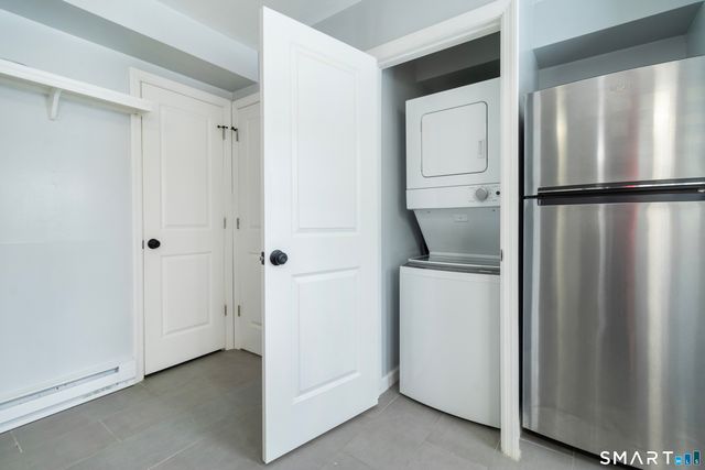 63 Briarwood Lane E, Branford, CT 06405