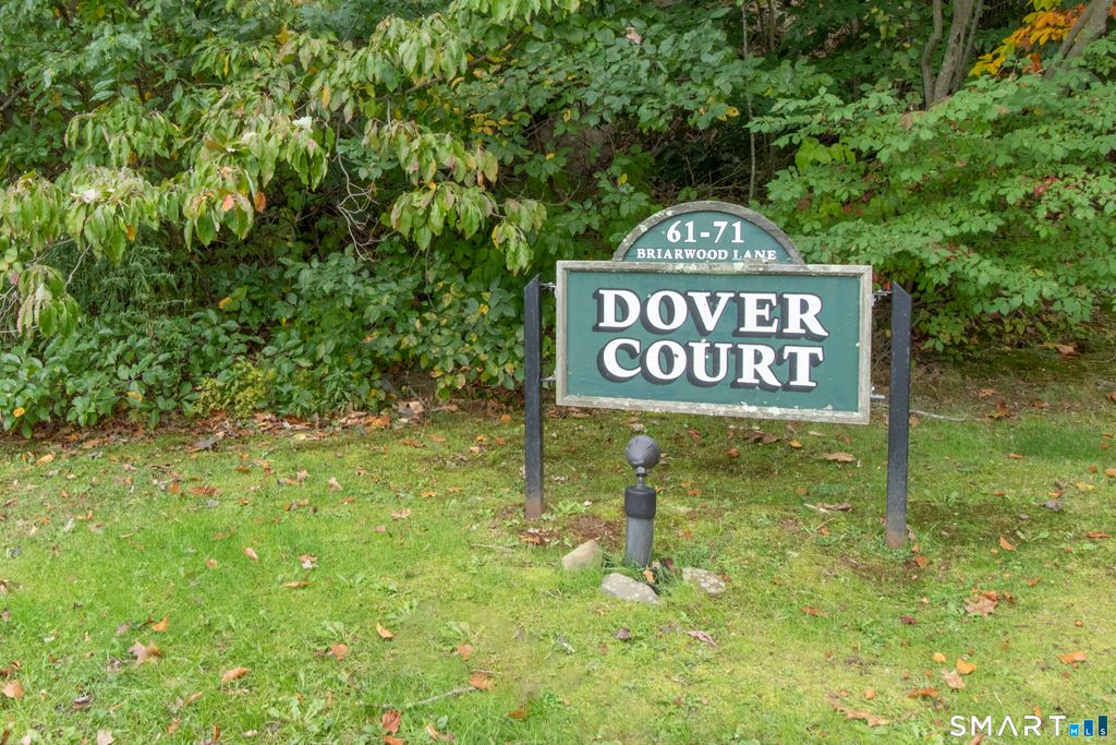 63 Briarwood Lane E, Branford, CT 06405