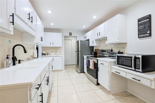 8910 Springrun Lane, Washington Twp, OH 45458