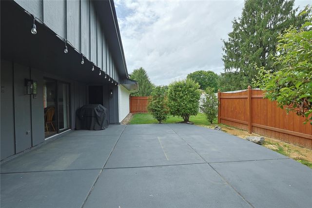 8910 Springrun Lane, Washington Twp, OH 45458