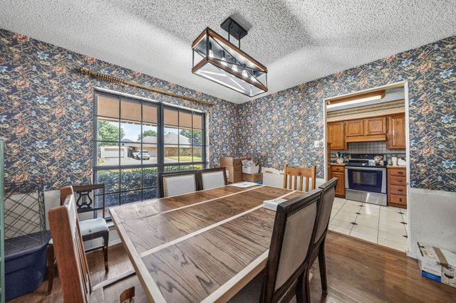 1223 Heather Street, Grapevine, TX 76051
