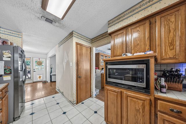 1223 Heather Street, Grapevine, TX 76051