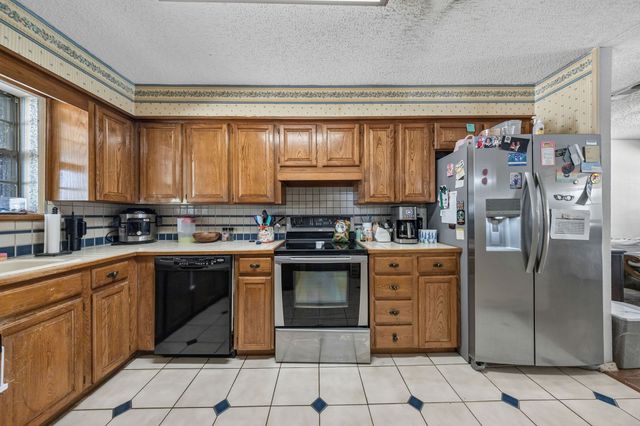 1223 Heather Street, Grapevine, TX 76051