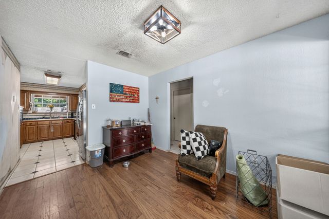 1223 Heather Street, Grapevine, TX 76051