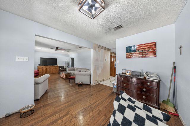 1223 Heather Street, Grapevine, TX 76051
