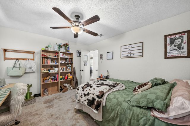 1223 Heather Street, Grapevine, TX 76051