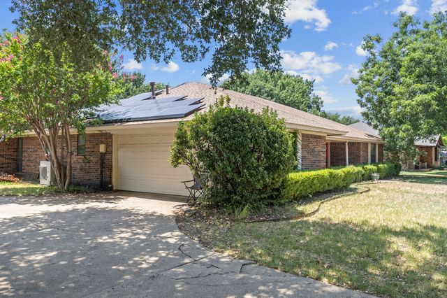 1223 Heather Street, Grapevine, TX 76051