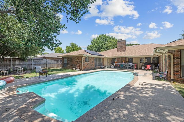 1223 Heather Street, Grapevine, TX 76051
