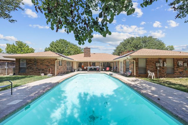 1223 Heather Street, Grapevine, TX 76051